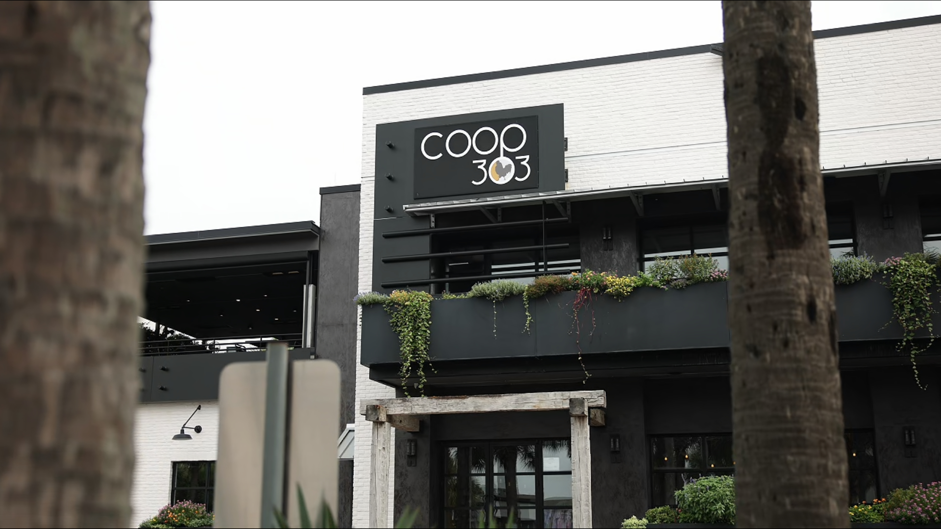 Coop 303 restaurant in Atlantic Beach